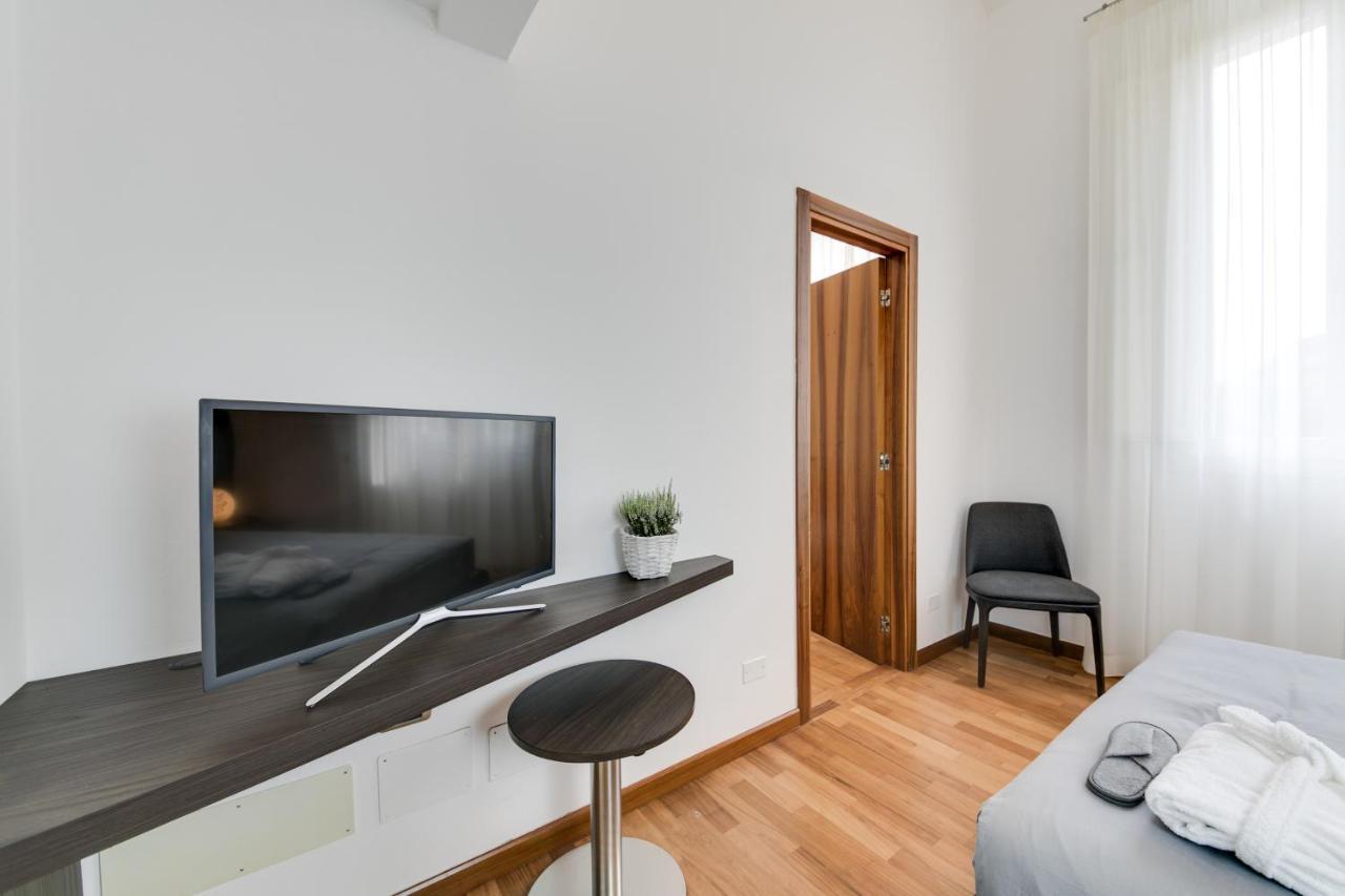 Corte Livia Room & Breakfast フォルリ エクステリア 写真